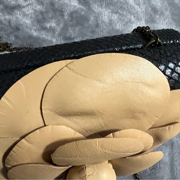 Serpui Maria Clutch with Large Leather Flower 6 x 5 x 2 Black and Cream - Picture 5 of 16